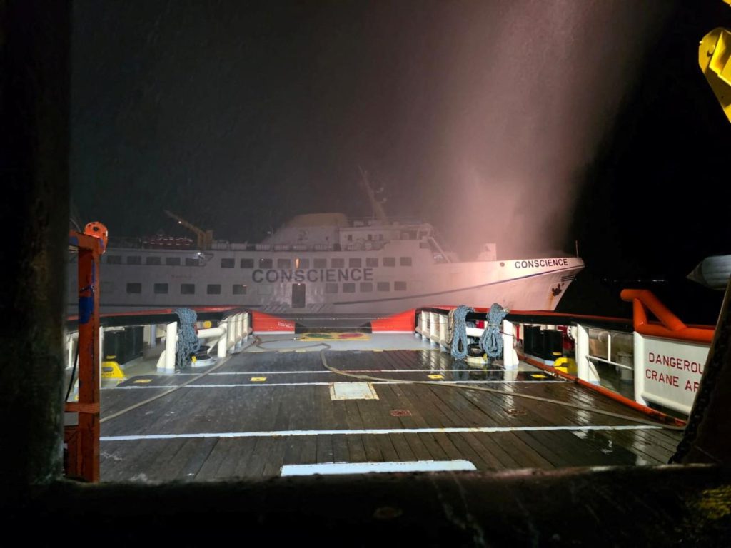 Βίντεο από το χτυπημένο πλοίο ανθρωπιστικής βοήθειας προς Γάζα