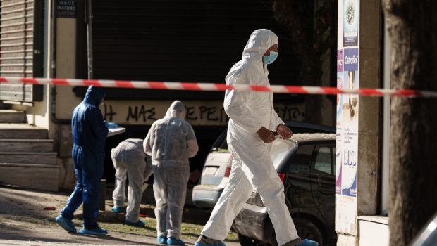 Θεσσαλονίκη: «Άρωμα» τρομοκρατίας στην υπόθεση της έκρηξης - Βρέθηκαν πυροκροτητές στο σπίτι της 38χρονης
