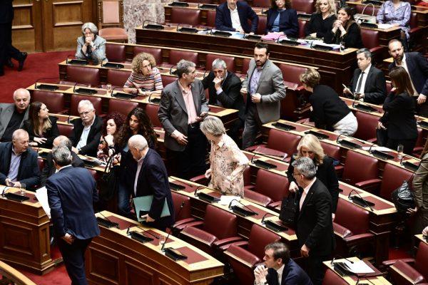 Το τέλος των συνεργασιών(;) - κεντροαριστερό άγχος για τον Τσίπρα, ίσες αποστάσεις από ΣΥΡΙΖΑ - ΝΔ ο Γερουλάνος