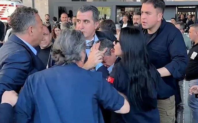 Τουρκία: Χτύπησαν τον πρόεδρο της αξιωματικής αντιπολίτευσης