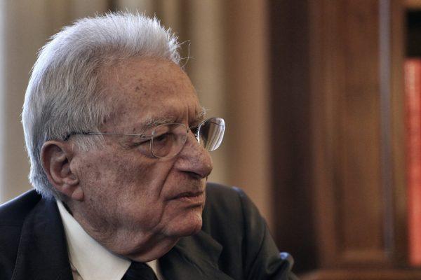 Φωτογραφία στην οποία απεικονίζεται ο Πέτρος Μολυβιάτης