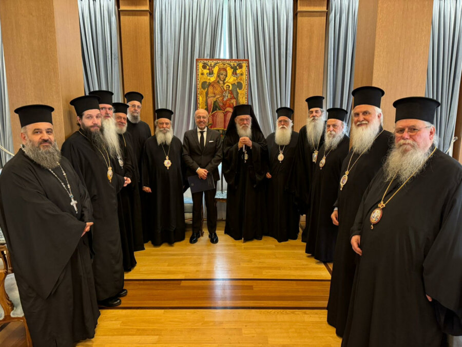 Συνάντηση του Υφυπουργού Υγείας Δημήτρη Βαρτζόπουλου με τον Μακαριώτατο Αρχιεπίσκοπο για την ίδρυση Μονάδων Ολικής Φροντίδας Ψυχικής Υγείας