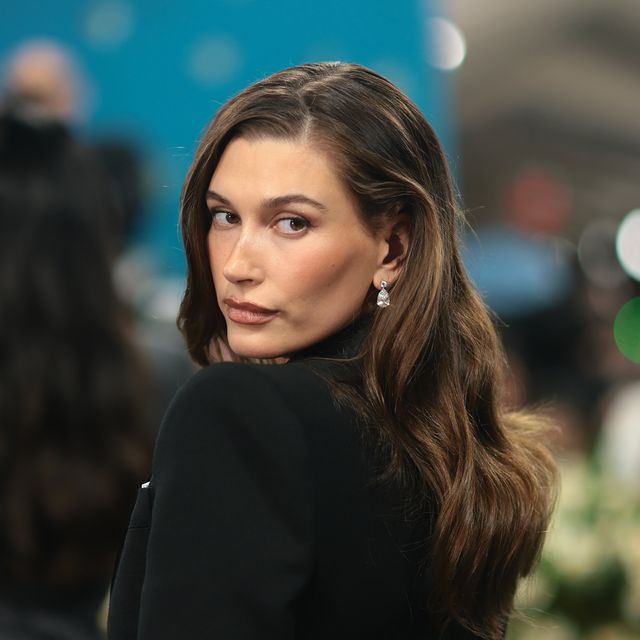 Hailey Bieber - Met Gala 2025: Το «Τiramisu Makeup» θα γίνει το αγαπημένο μας μακιγιάζ για το καλοκαίρι