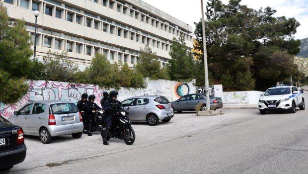 Στο αυτόφωρο ο φοιτητής που χτύπησε την ιδιοκτήτρια του κυλικείου στην Πολυτεχνειούπολη