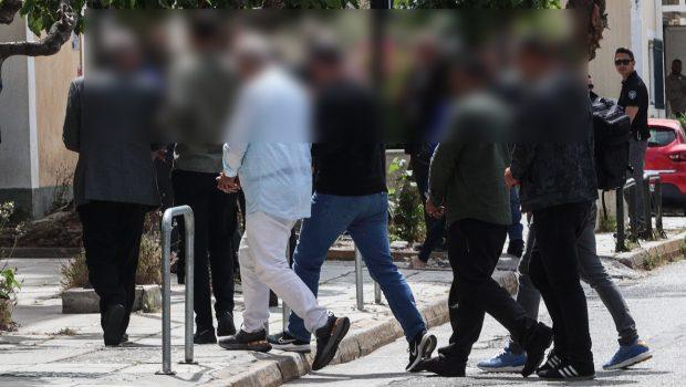Ποινική δίωξη στα μέλη του κυκλώματος στα κτηματολογικά γραφεία - Αναζητούνται αλλά 60 άτομα