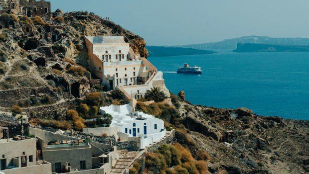 H Επιτροπή Ανταγωνισμού ξεκινά ελέγχους στην ακτοπλοΐα μετά από καταγγελίες για καρτέλ