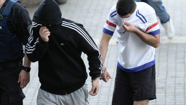 Θεσσαλονίκη: Δίωξη για 13 πράξεις σε βάρος των 28 συλληφθέντων μελών ακροδεξιάς οργάνωσης