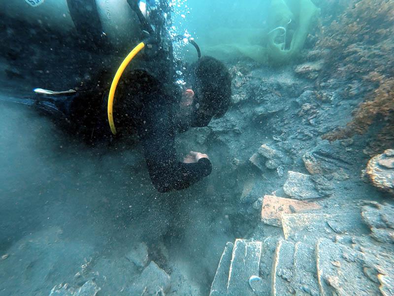 Ατλαντικός Ωκεανός: Δρόμος από κίτρινα τούβλα στον πυθμένα οδήγησε σε μια εντυπωσιακή ανακάλυψη