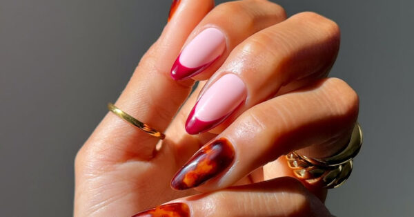 Italian Manicure: Η τεχνική που χαρίζει οπτικά πιο μακριά νύχια