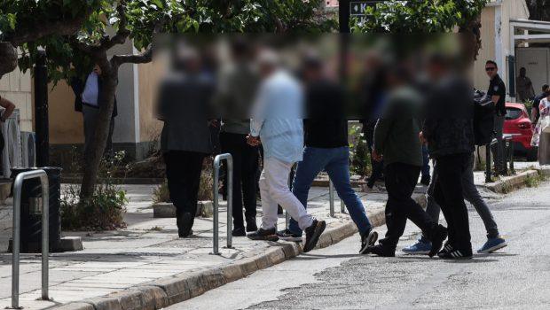 Προφυλακίστηκαν τρία στελέχη του κυκλώματος διαφθοράς στα κτηματολογικά γραφεία