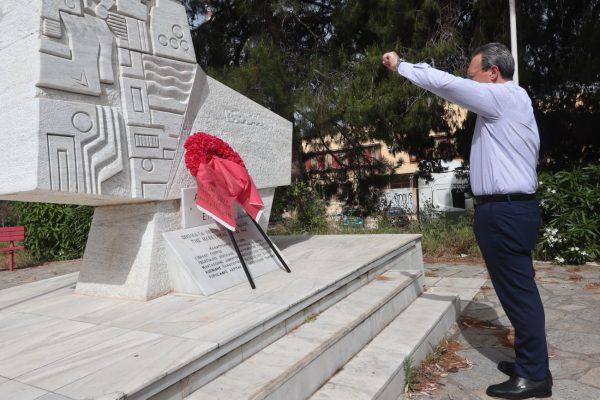 Φάμελλος: Κατέθεσε στεφάνι στο μνημείο της μάχης της Ηλεκτρικής – «Η μάχη κατά του φασισμού είναι συνεχής»