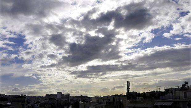 Καιρός: Τοπικές βροχές και καταιγίδες σήμερα - Πότε θα εκδηλωθούν στην Αττική