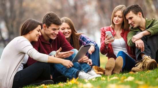 Gen Z: Τι λένε οι έφηβοι και τι πραγματικά εννοούν