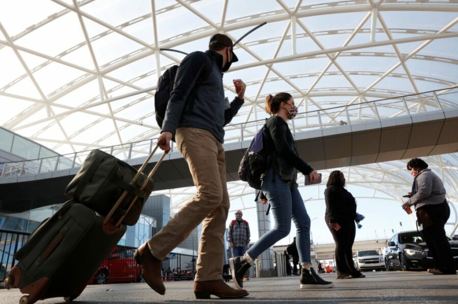 Ταξίδια: Πώς θα κινηθείτε με πιο βιώσιμους τρόπους το 2025