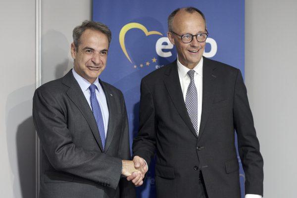 Συνάντηση Μητσοτάκη με Μερτς στο Βερολίνο – Τα θέματα που θα συζητηθούν