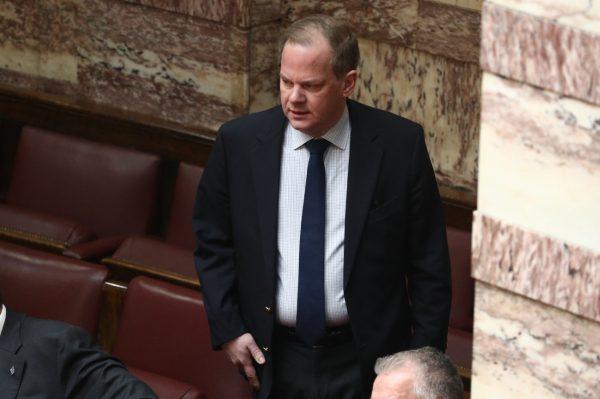 ΣΥΡΙΖΑ: Ενδείξεις κακουργημάτων για τον Καραμανλή - «Να μην ακολουθηθεί διαδικασία Τριαντόπουλου»