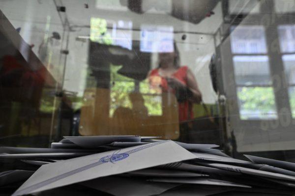 Δημοσκόπηση Interview: Ξανά 2ο το ΠΑΣΟΚ, «ξεφουσκώνει» η Πλεύση Ελευθερίας – Η ακρίβεια παραμένει βασικό πρόβλημα