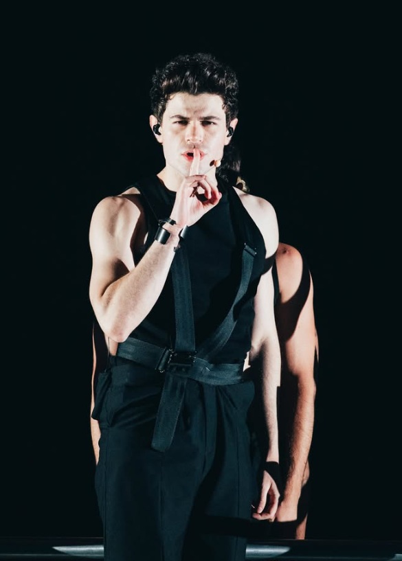 Eurovision 2025: Ποιος είναι ο Theo Evan που διαγωνίζεται απόψε στον Α' Ημιτελικό με την Κύπρο - Τα προγνωστικά και η Αμερική