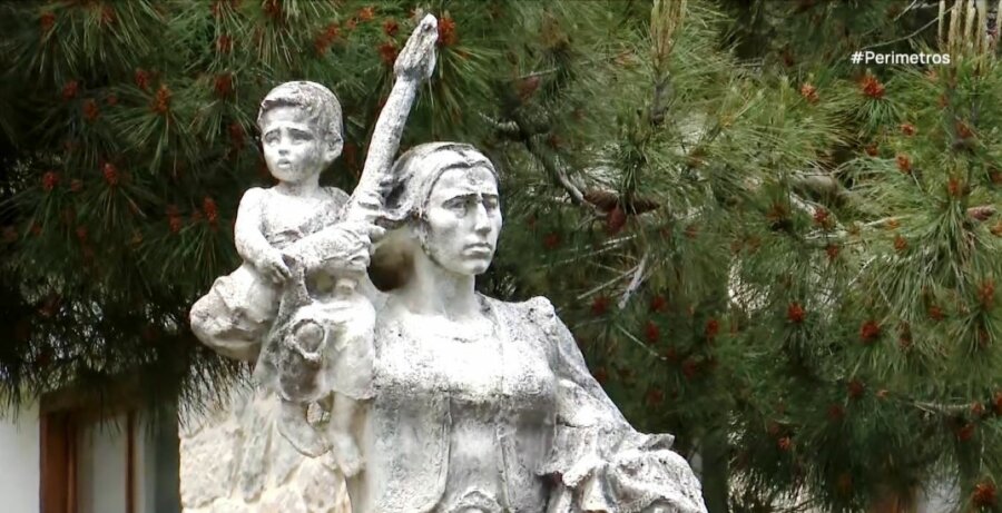 1898-  Το ολοκαύτωμα της Κουτσούφλιανης