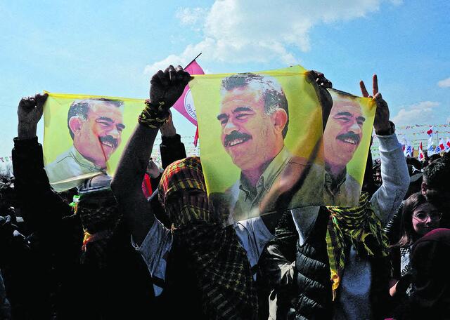 PKK: Ο αποχαιρετισμός στα όπλα και οι επικίνδυνες ισορροπίες