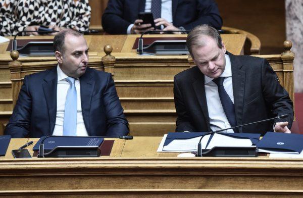 Σύγκρουση κυβέρνησης και αντιπολίτευσης για τα Τέμπη - Στο κάδρο η τότε ηγεσία του υπ. Μεταφορών από το ΠΑΣΟΚ