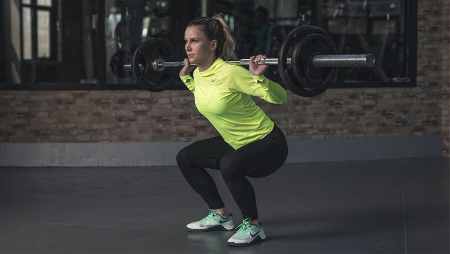 5 πράγματα που θα συμβούν αν κάνεις squats κάθε μέρα