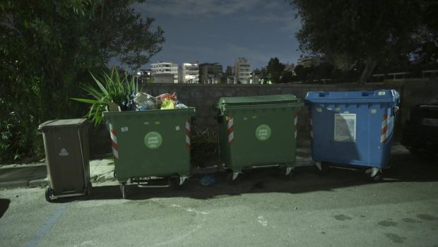 Άλιμος: Συνεχίζεται το θρίλερ με το μωρό που άρπαξαν από την Ομόνοια και το άφησαν σε κάδο σκουπιδιών