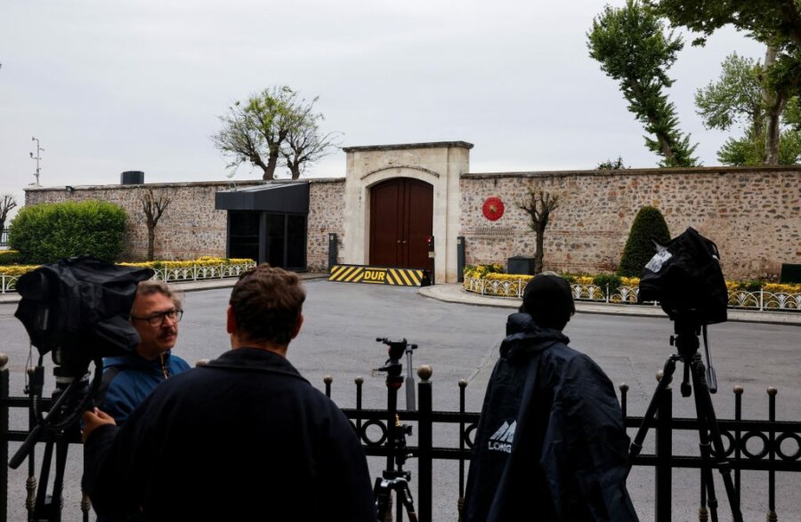 Η ώρα της συνάντησης Ουκρανίας – Ρωσίας – Τουρκίας στην Κωνσταντινούπολη – Τι λένε πηγές τουρκικού ΥΠΕΞ