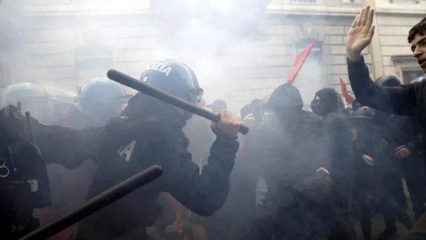 Μιλάνο: Διαδηλώσεις με τη συμμετοχή Ελλήνων κατά της ακροδεξιάς συνόδου για τη μετανάστευση - Συγκρούσεις με την αστυνομία