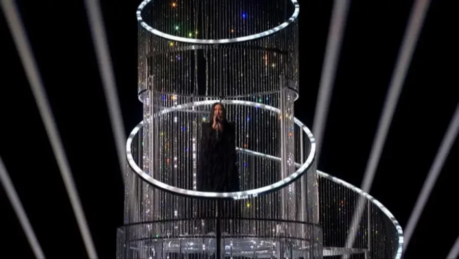 Eurovision 2025 - Ισραήλ: Καταχειροκροτήθηκε η Yuval Raphael σε ένα εντυπωσιακό σκηνικό