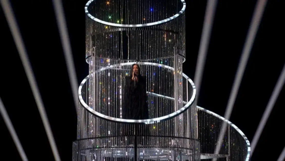 Eurovision 2025 - Ισραήλ: Καταχειροκροτήθηκε η Yuval Raphael σε ένα εντυπωσιακό σκηνικό