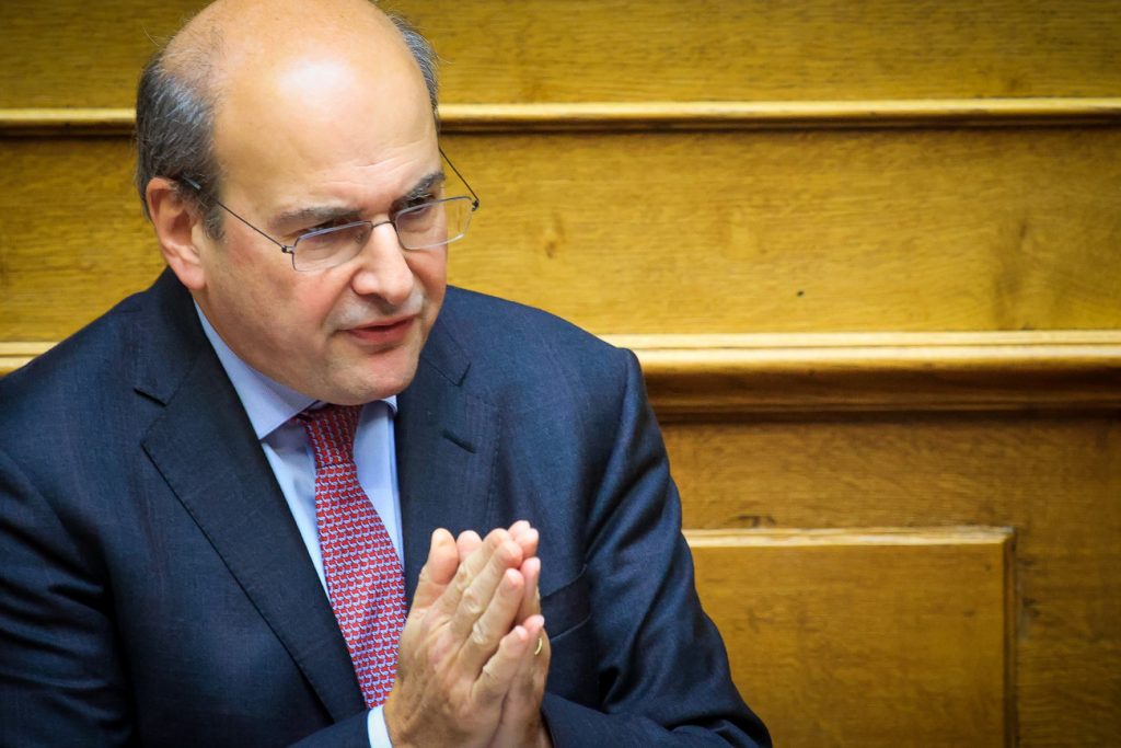 Στο τραπέζι η άρση της μονιμότητας στο δημόσιο από τον Χατζηδάκη