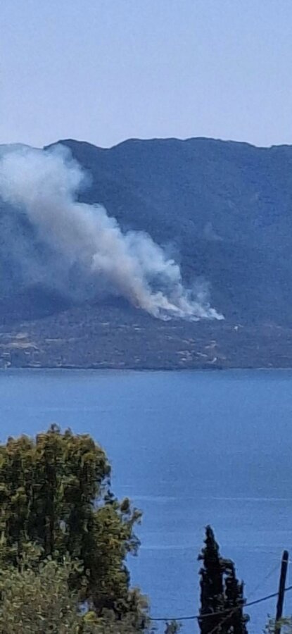 Φωτιά στα Μέθανα - Μεγάλη κινητοποίηση, στη μάχη και εναέρια
