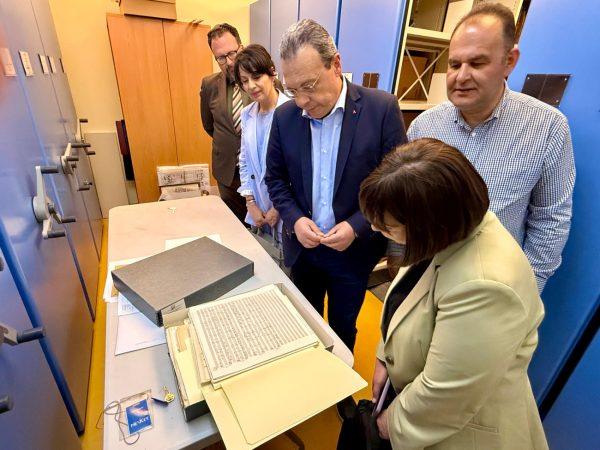 Ο ΣΥΡΙΖΑ θα τιμήσει τον Θεοδωράκη στο συνέδριό του, ανακοίνωσε ο Φάμελλος