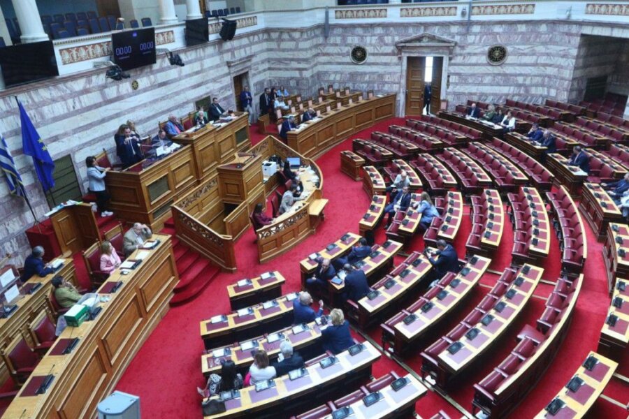 Τέμπη: Εντείνεται η αντιπαράθεση για την Προανακριτική – «Βλέπουμε τη ΝΔ να εκπλήσσεται για το κακούργημα»