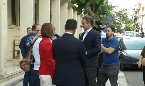 Τετραψήφιο τηλέφωνο για απορίες για το ΕΣΥ ως τον Ιούλιο