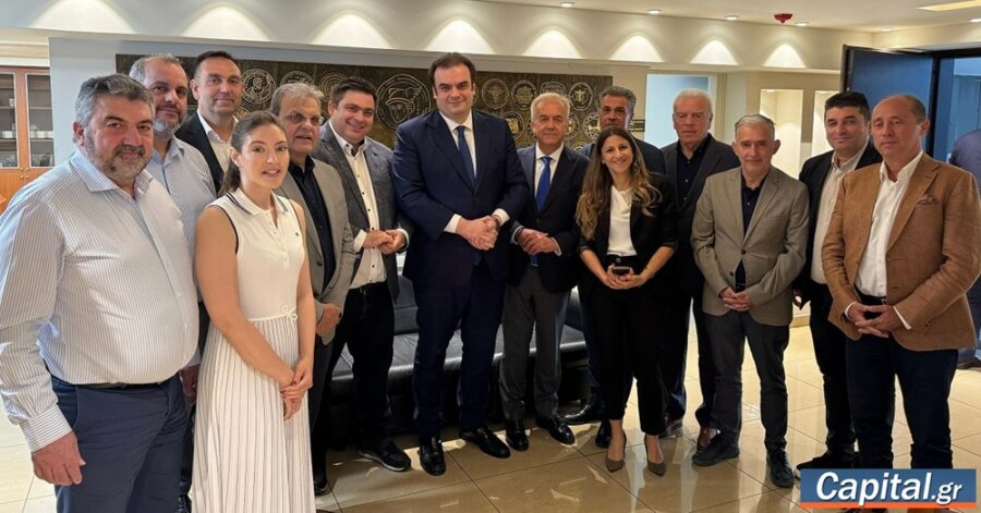 Συνάντηση στην ΚΕΕΕ του υπουργού Οικονομικών, Κυριάκου Πιερρακάκη με τη...