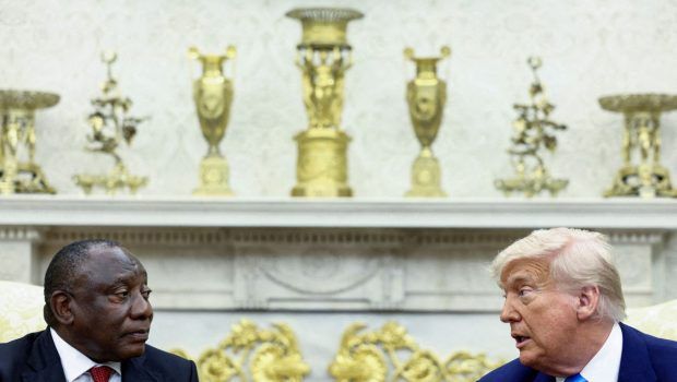 Ο Τραμπ κλείνει τα μάτια στα εγκλήματα στη Γάζα, αλλά βλέπει γενοκτονία στη Νότια Αφρική