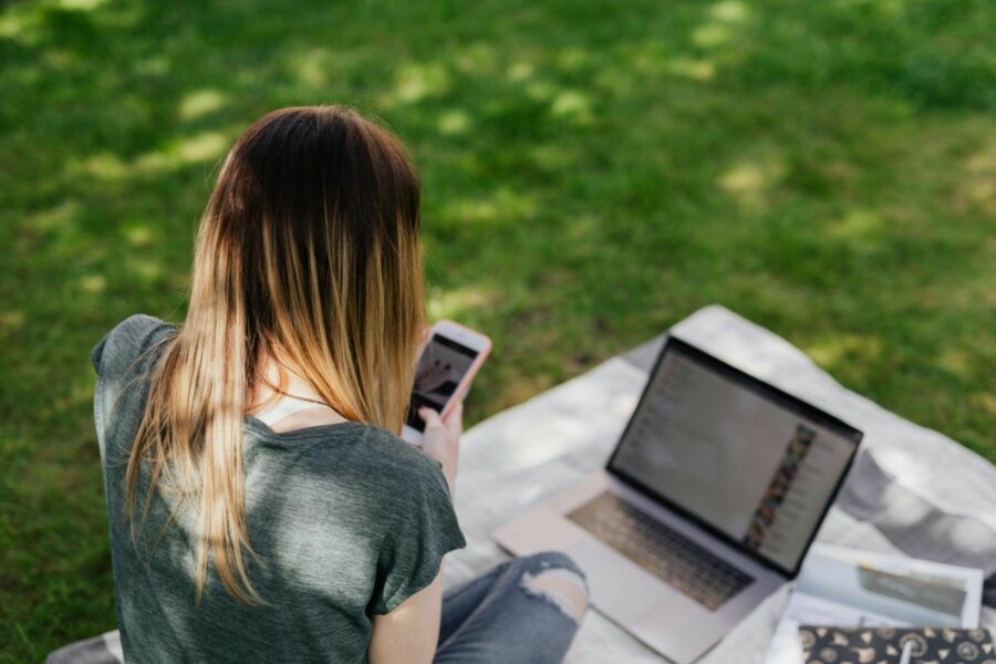 ΟΟΣΑ: Με smartphone το 70% των 10χρονων - Οικονομικός Ταχυδρόμος