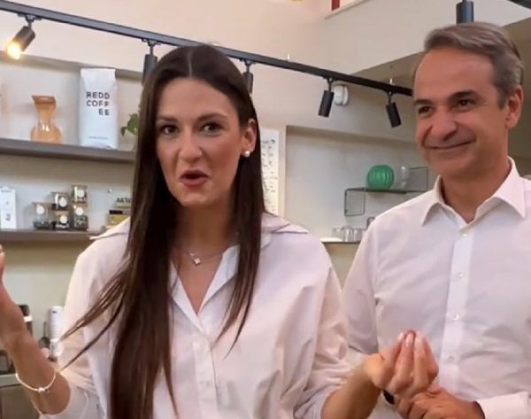 Βίντεο Μητσοτάκη με νεαρή επιχειρηματία που άνοιξε καφέ, αξιοποιώντας πρόγραμμα της ΔΥΠΑ