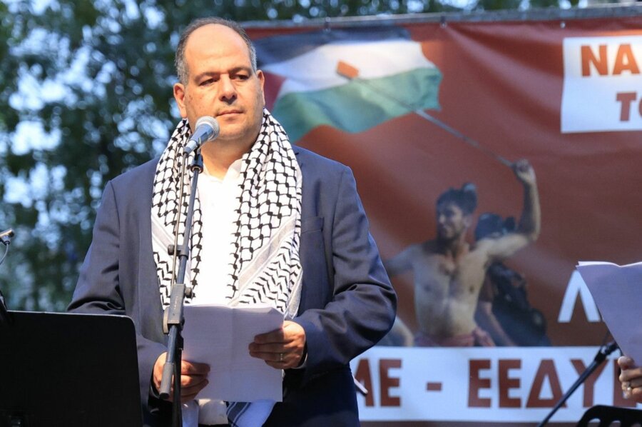 Σύνταγμα: Συναυλία αλληλεγγύης για τη Γάζα - «Είμαστε εδώ για να μπορέσουμε να κοιτάξουμε στα μάτια τα παιδιά μας»
