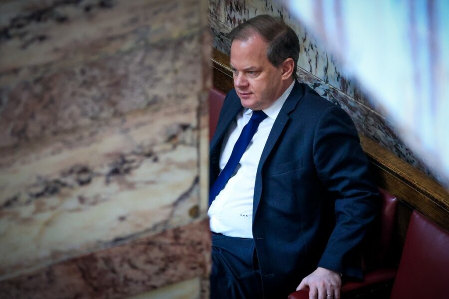 Κατατέθηκε η πρόταση: Για πλημμεληματικές πράξεις του Καραμανλή ζητεί η ΝΔ τη συγκρότηση προανακριτικής
