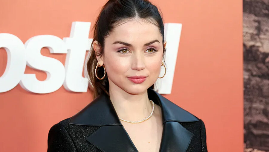 Βιάζεσαι και θες να δείχνεις κομψή; Η Ana de Armas έχει το πιο κομψό χτένισμα