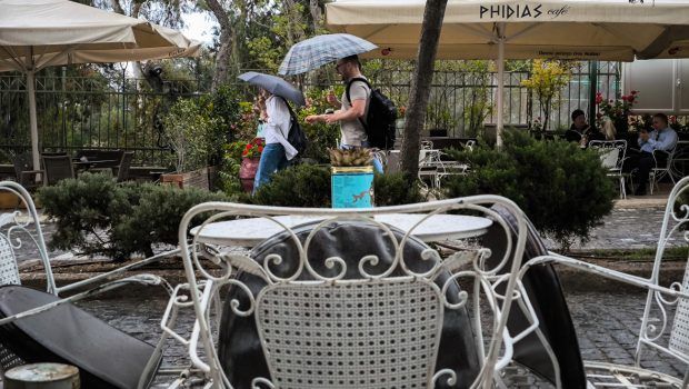 Καιρός: Πτώση της θερμοκρασίας και καταιγίδες - Βροχές και στην Αθήνα