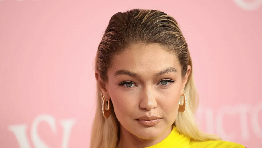 Gigi Hadid: To ατημέλητο flippy hairstyle από τον Δημήτρη Γιαννέτο για φέτος το καλοκαίρι