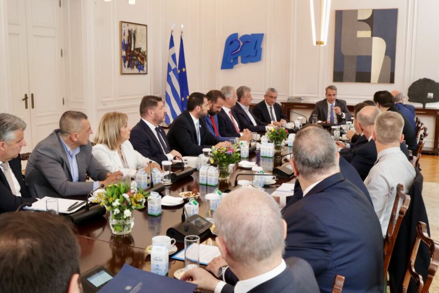 kouretas sinantisi Mitsotaki1