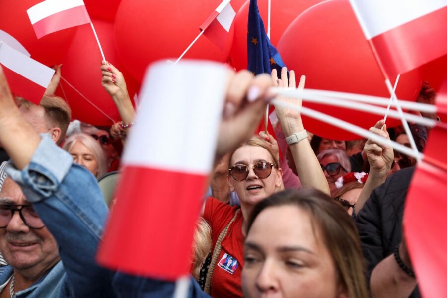 Πολωνία: Πόντο-πόντο η μάχη των αντιπάλων στον β’ γύρο για τις προεδρικές εκλογές