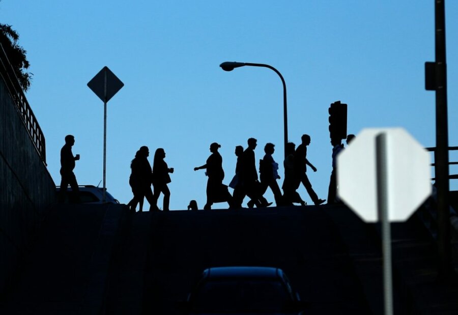 Gen Z και millennials: Σχεδιάζουν να πουν «γειά» στην εργασία τους μέσα στη χρονιά