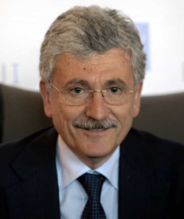 Φωτογραφία στην οποία απεικονίζεται ο πρώην πρωθυπουργός της Ιταλίας, Μάσιμο Ντ' Αλέμα