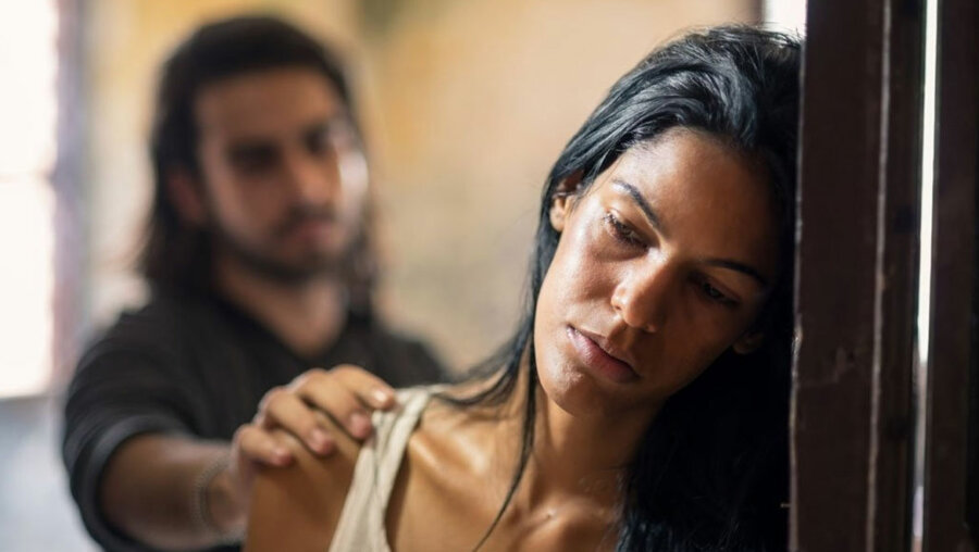 5 σημάδια που δείχνουν ότι «κάτι δεν πάει καλά» στη σχέση σου